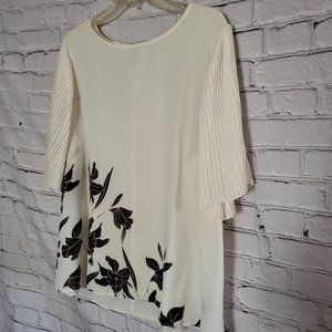 Worthington, XXL, Ivory with Brown Leaf Design, Pleated Sleeves